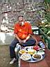 Ahmed, notre guide, d�gustant son petit dejeuner !