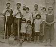 la famille Auramboux (parents de Suzanne) � C�rilly vers 1930