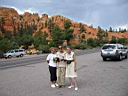 Jeanine, Aline, Germaine les trois stars ! � l'entr�e de Red Canyon